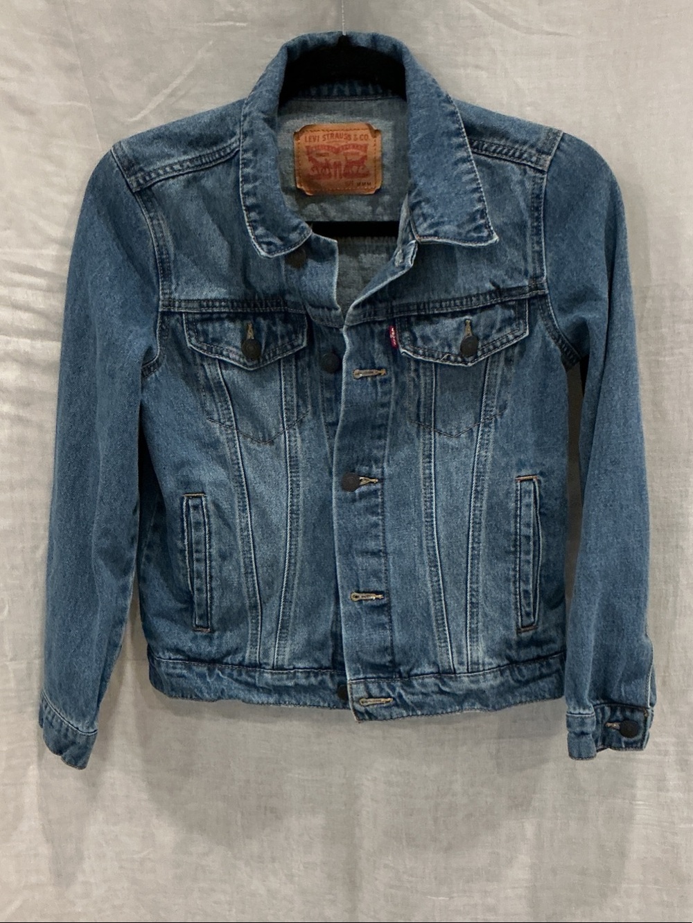 LEVI’S KIDS / Youth Trucker Denim Jacket Medium Wash Blue - Size M (10-12)